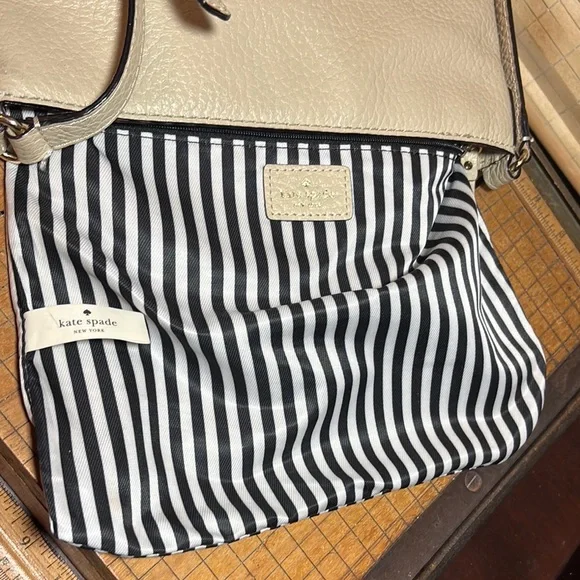 kate spade Leather Shoulder Crossbody Bag Two Tone Cream Black 10”Lx9.5”Hx2”W - Picture 16 of 17